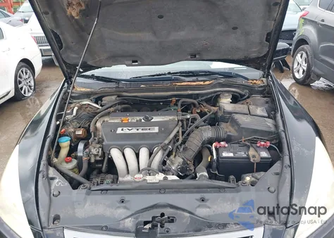 2003 Honda Accord 2.4 Lx z USA, uszkodzony, nr VIN 1HGCM563X3A005819